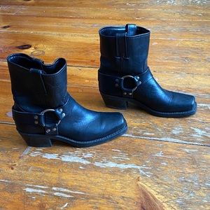 Frye harness Black size 8 boots
